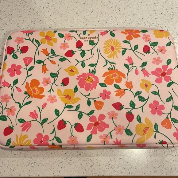 NIP♠️ Kate Spade ♠️ Strawberry Garden Universal Laptop Sleeve ♠️ - Picture 4 of 6